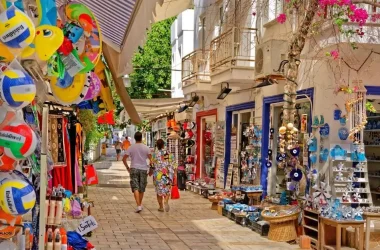 Lara Beach Shopping Guide