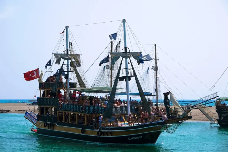 MANAVGAT RIVIERBOOT MET LOKALE MARKT (BAZAAR) VANUIT TÜRKLER