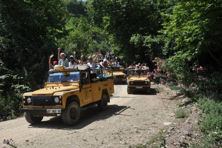 Alanya Jeep Safari Tour with Lunch and Insurance