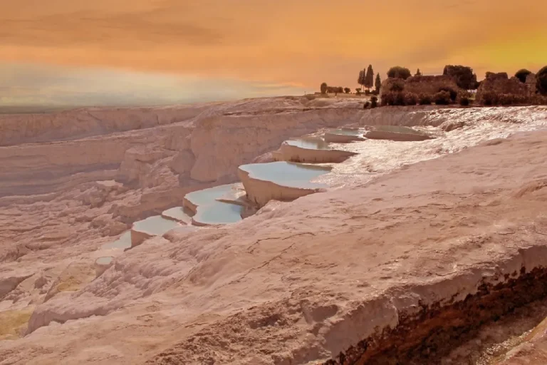 Türkler to PAMUKKALE AND HIERAPOLIS TOUR (ONE DAY)