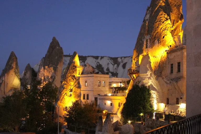 CAPPADOCIË TOUR VANUIT Türkler (TWEE DAGEN - EEN NACHT ACCOMMODATIE)