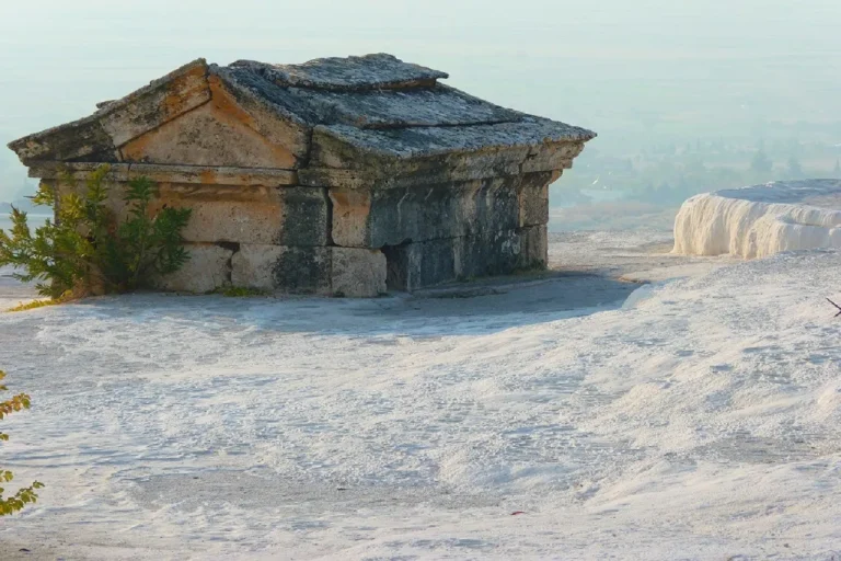Türkler to PAMUKKALE AND HIERAPOLIS TOUR (ONE DAY)