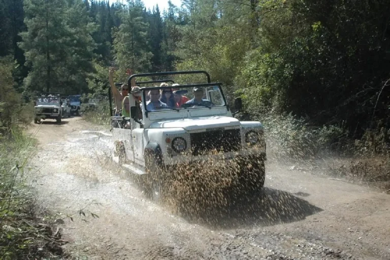 Side Jeep Safari Tour to Green Canyon