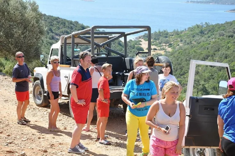 Side Jeep Safari Tour to Green Canyon