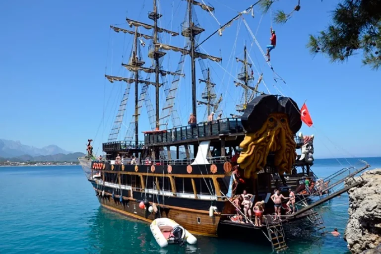 ALANYA DAILY PIRATE BOAT TRIP WITH LUNCH AND SOFT DRINKS