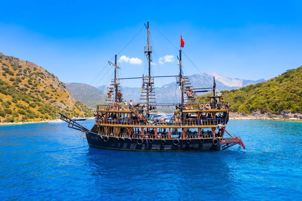 Side Pirate Boat Tour