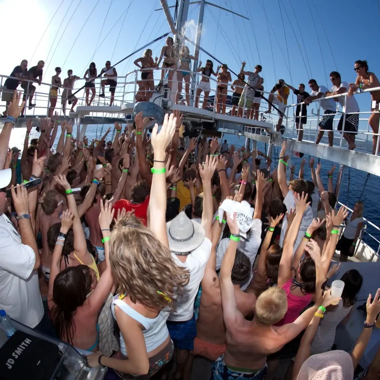 Starcraft Night Party Boat
