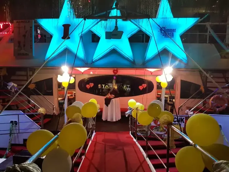 Starcraft Night Party Boat